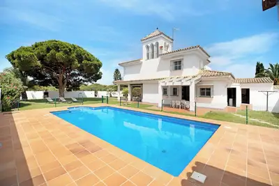 Image de Villa \"Virgen del Camino\" directement sur la plage, piscine, terrasse et jardin