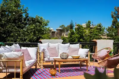 Image de Villa Alfonso, luxueuse maison de palais restaurée à côté de la Plaza de España.