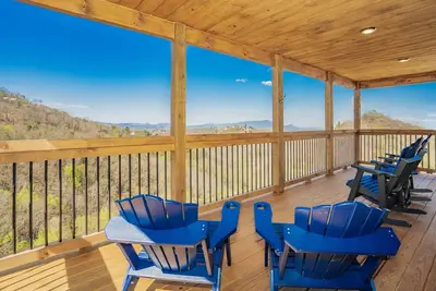 Image de Naked Paradise: Spectacular Views! Resort Pool, Theater, Game Room, hot tub, Close to Dollywood!