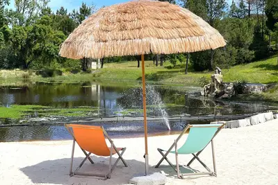 Image de DoAguaBoa, lodge jaune