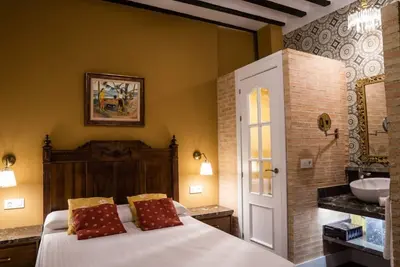 Image de Rural house, in Plaza de Almagro, swimming pool, private bar, country kitchen, swimming pool.
