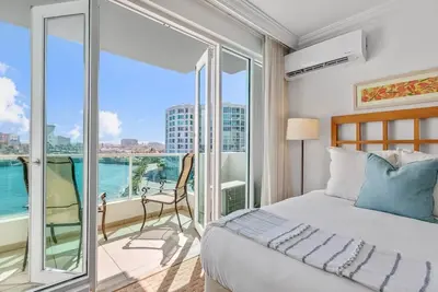 Image de Saline Studio | located at the Condado Lagoon Villas building in Condado