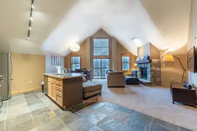 Image de River Run Condo, 2 Private Balconies w\/ Mountain Views, Spacious Corner Unit