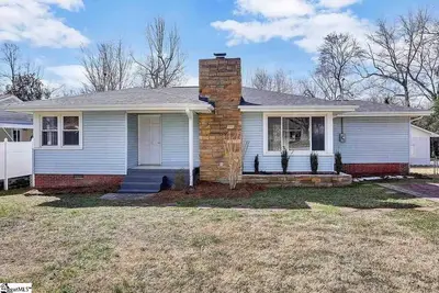 Image de Cardinal Gem - 3 bdrm/2bath home in Taylors