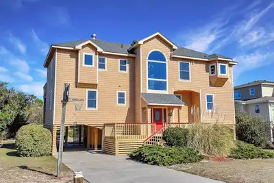 Image de 6br, 6bth, walk 2 everything - beach, shopping, restaurants/bars