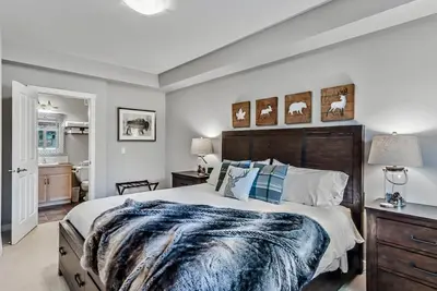 Image de Best Relaxing King Bed Suite/Mtn. View, Heated Pool & Hot Tubs