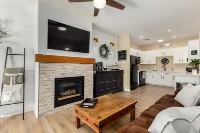 Image de Immaculate Townhouse, Furnished Newly Renovated. Listed on Furnished Finder also