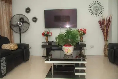 Image de Home Away from Home in Gowon Estate -07012849280