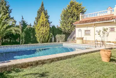 Image de Superbe maison dans l'urbanisation.