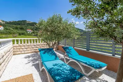 Image de Bel appartement de 2 chambres à Rab