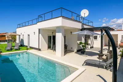 Image de Maison confortable à Peroj avec WiFi