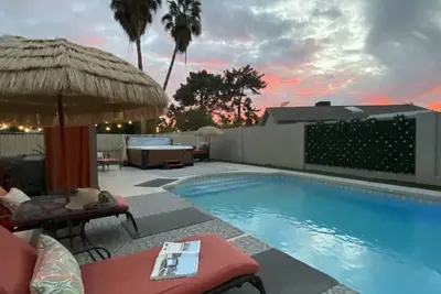 Image de Hillery House. A boutique-unique, home sweet home. Monthly + now available!