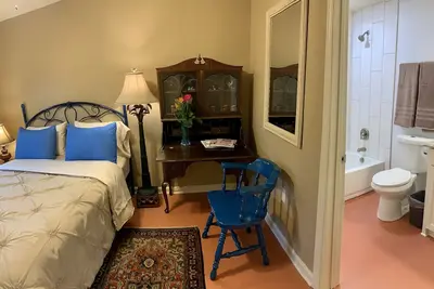 Image de Great Monthly Furnished Apartment in Downtown Lr