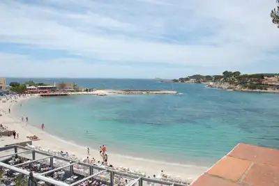 Image de Grand appartement climatisé, accès à la plage de Rènecros par escalier privatif.