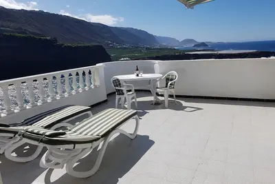 Image de Penthouse (new! ) with huge roof terrace and close to the beach