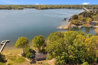Image de Million Dollar View, river house w/ private dock & beach area