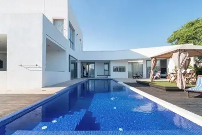 Image de Detached villa with private pool and 1000m2 garden