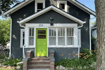 Image de Irene House - 1 block off mountain bike trail