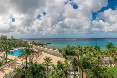 Image de Very luxurious 2 bedroom sea-view condo. Newly remodeled. All new furnishings.