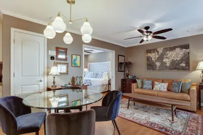 Lovely Carriage House In the Middle of Downtown! Heated Pool Access | By Southern Belle Savannah
