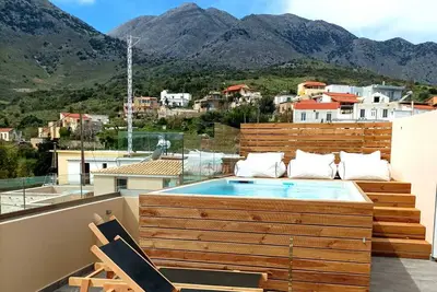 Casa Belvedere | Apartment with heated Rooftop pool and Sea View