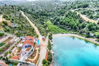 Image de Villa Allure - villa de luxe en bord de mer avec 5 chambres et une piscine privée