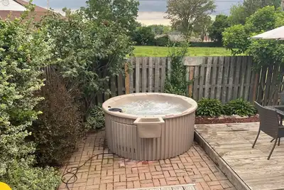 Image de Steps from the Beach, on a quiet street