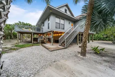 The Wheelhouzz - Luxury Island Cottage