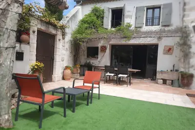 Image de Mas \" La Maison  de mon Père  \" Avignon à  10 minutes, village de Pujaut 30131
