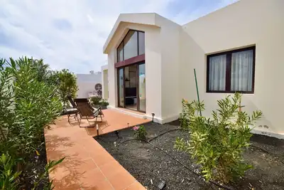 Image de Beautiful modern villa with private pool and private garden