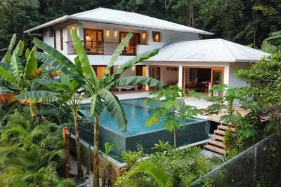 Image de Five Bedroom House! Walk to the Beach. 5 min drive to Santa Teresa! Ac - WiFi