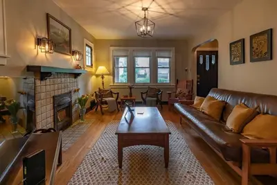 Image de Craftsman Charmer | Easy Access to City & Airport