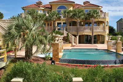 Exclusive Properties by Lane, Five Star, Five Diamond, luxurious waterfront living space