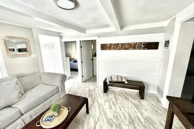 3 Bedroom Condo steps from Hampton beach and boardwalk!