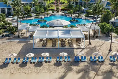 Image de 2 Bedroom Loft Sleep 10 at Westin Resort!