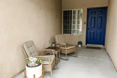 Image de Roomy, Quiet and Central Home