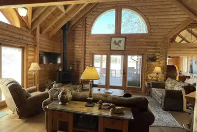 Image de Beautiful Log Cabin on Lake Murray