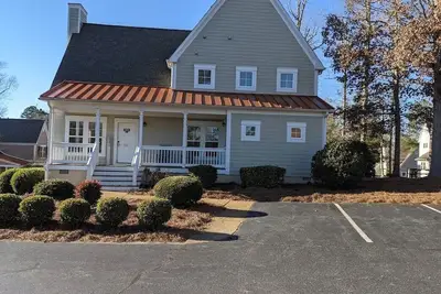 Image de Last Minute Getaway! 1br King Cottage at Spinnaker King's Creek Resort