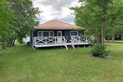 Image de 4 Season Family Cottage in Matlock, Mb. Close to Matlock Beach (Lake Winnipeg)