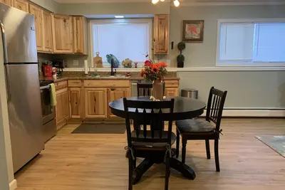 Image de Beautiful Private Apartment by the Airport 5-10 mins away from Downtown