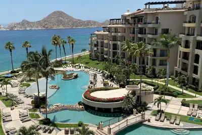 Image de Best 2 Br Premier Beachfront Short Walk to Downtown Cabo!