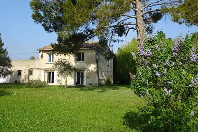 Image de Maison pour 8 personnes à louer en campagne de Plan d’Orgon