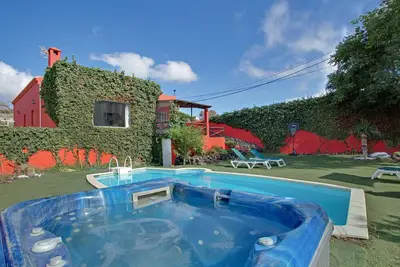 Image de Villa \"La Alpispa\" à la campagne avec Piscine, Wi-Fi, Terrasse & Jardin