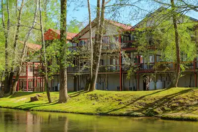 RiverHaus on Edelweiss - Cozy River Condo Downtown