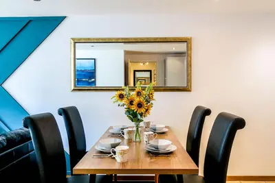 Image de 2 Bedroom 2 Bathroom Central Apartment