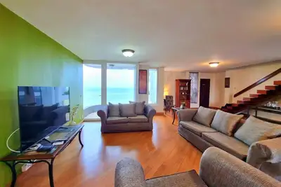 Penthouse Ocean view Balboa Ave prime location large 2 bed Panama City