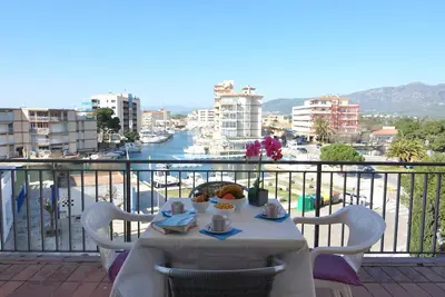Image de Bienvenue dans notre confortable appartement à louer à Roses, Costa Brava! À seulement 300 mètres de la magnifique plage de Santa Margarita.