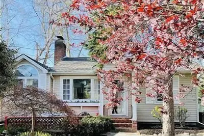 Image de Sea Cliff Charm 5 Mins to Beach, Firepit