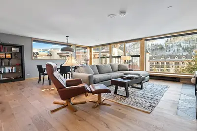 Image de Stylish 2br • High-Floor Vail Mountain Views • Modern Comfort & Balcony