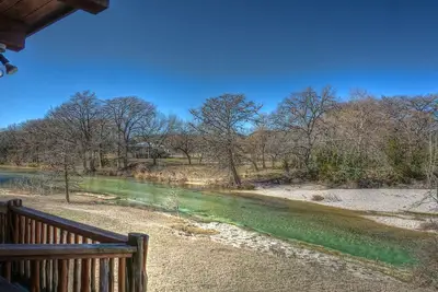 Image de Log Home On The Frio River